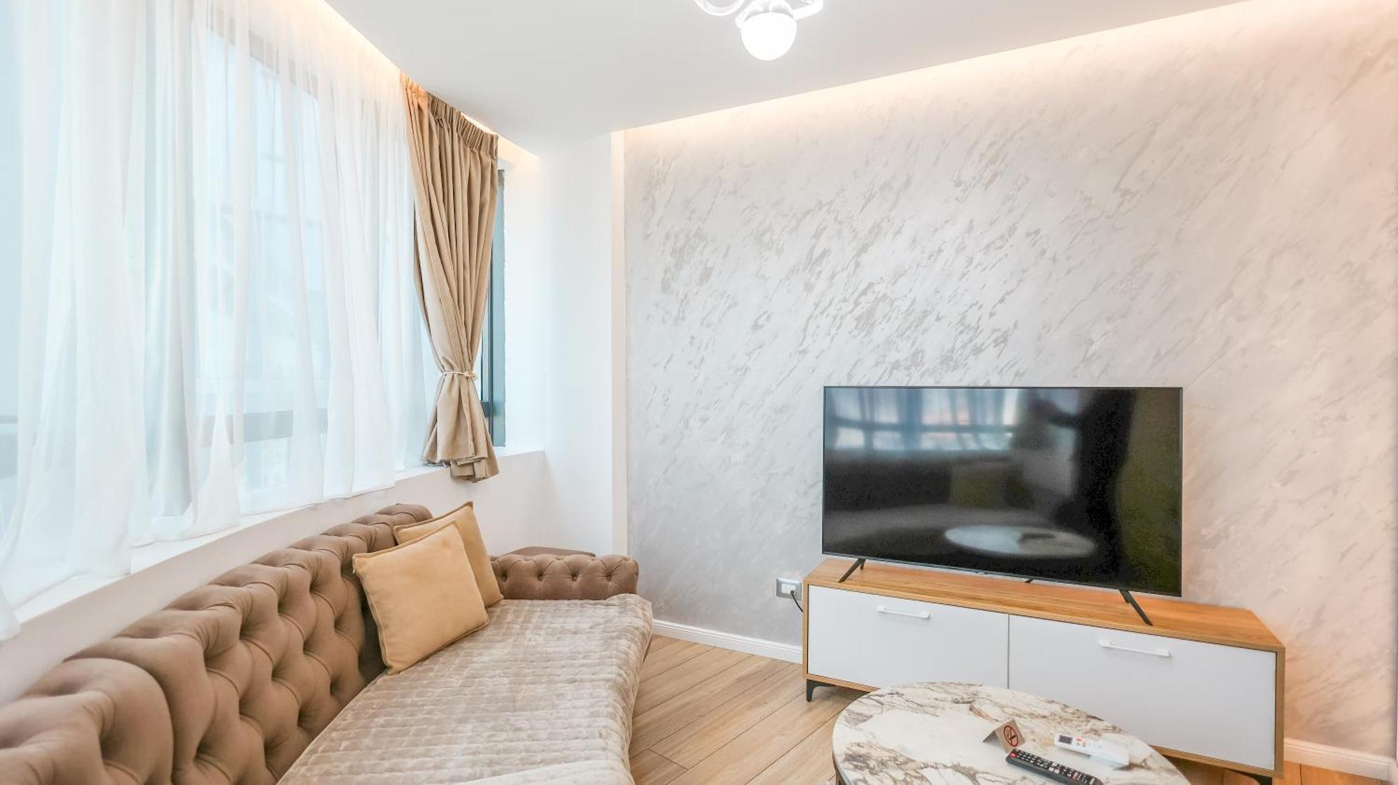 Premium Apartment In The Center Тирана Экстерьер фото