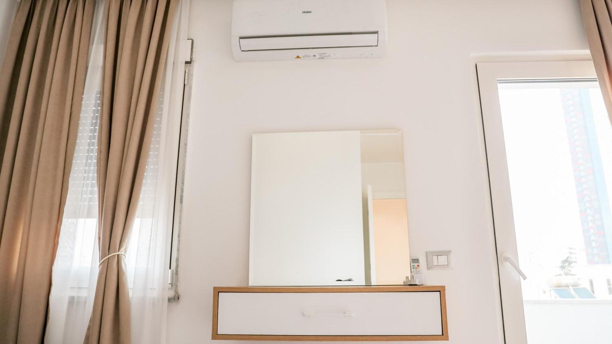 Premium Apartment In The Center Тирана Экстерьер фото