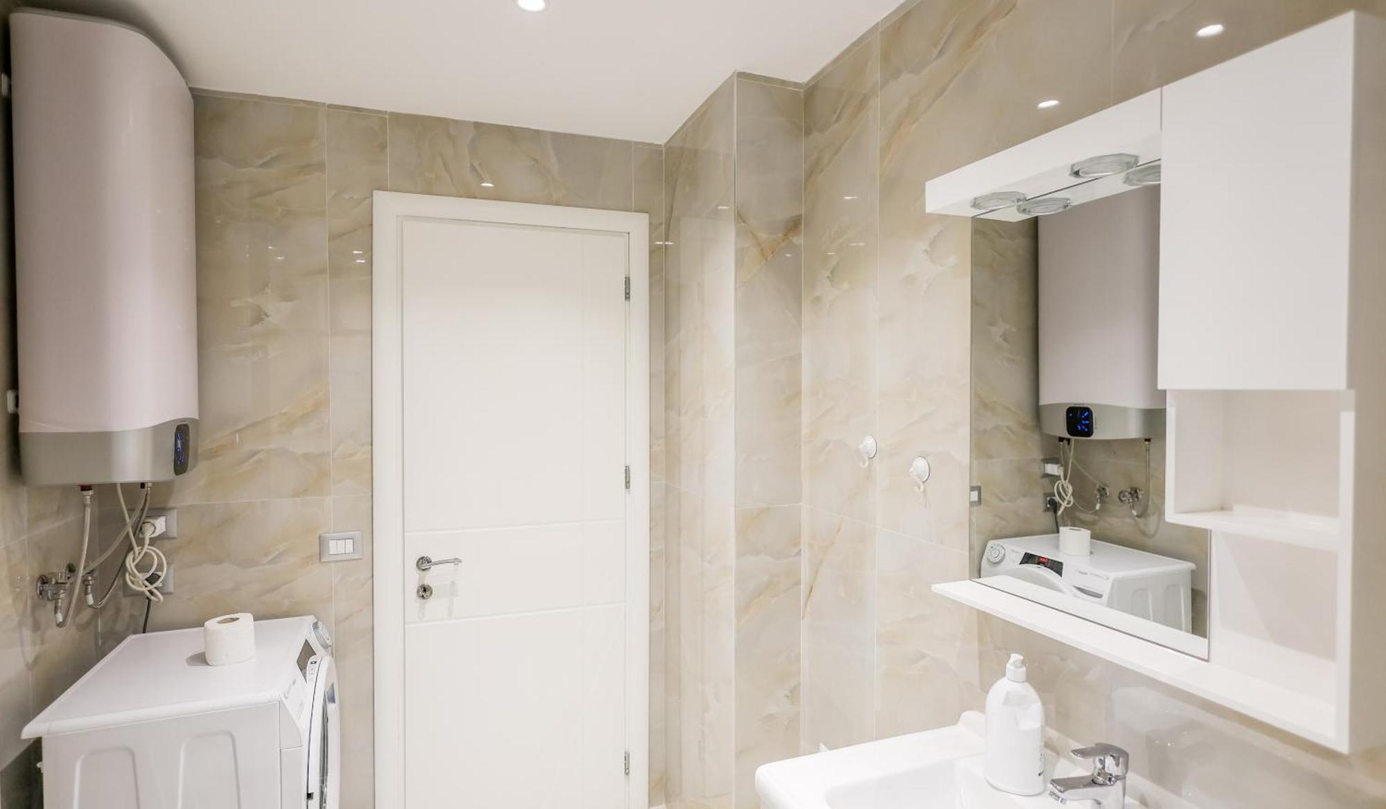 Premium Apartment In The Center Тирана Экстерьер фото