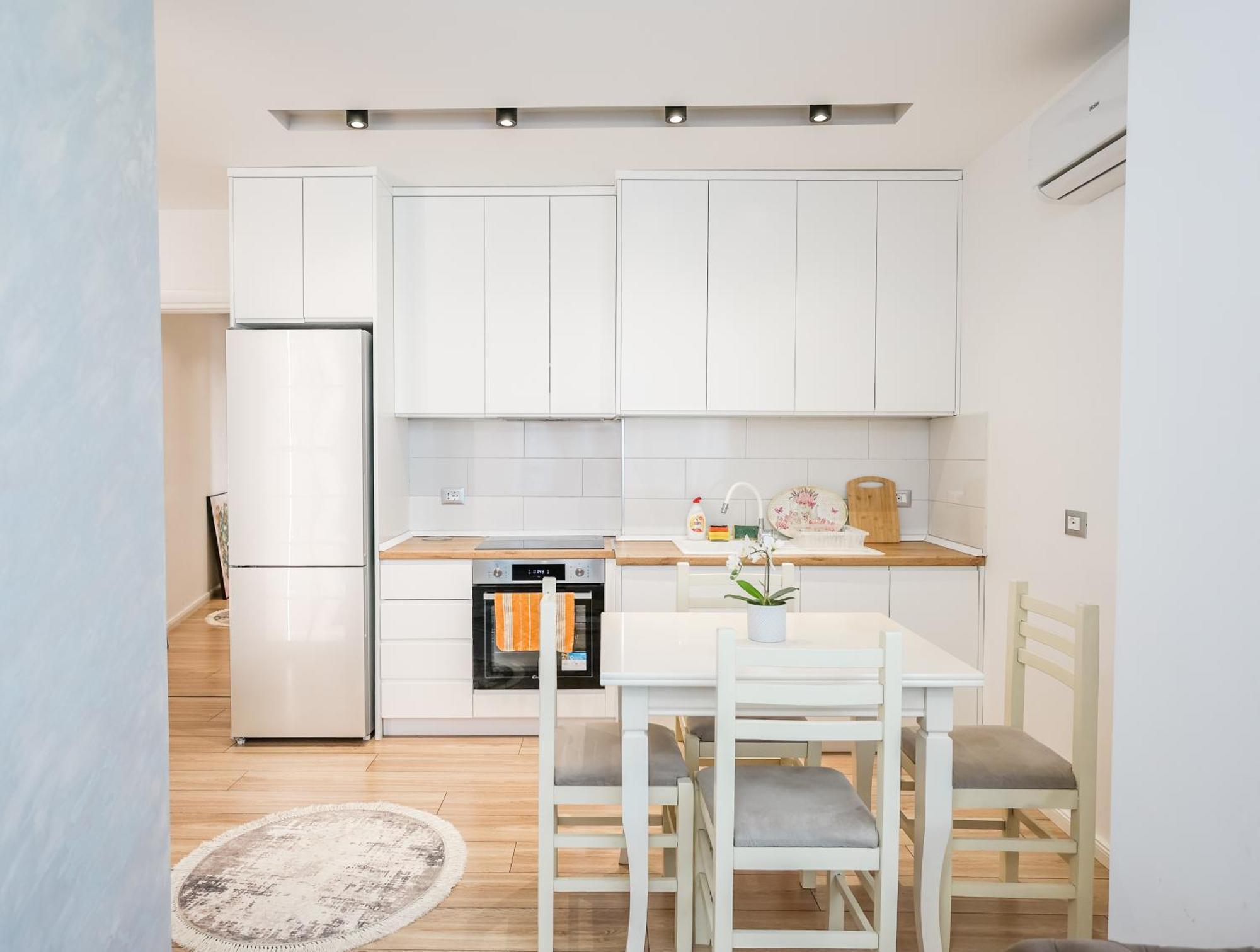 Premium Apartment In The Center Тирана Экстерьер фото